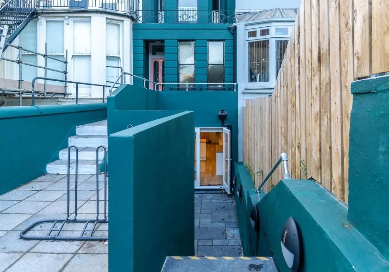 Narrow Studio By My Getaways Apartment Brighton